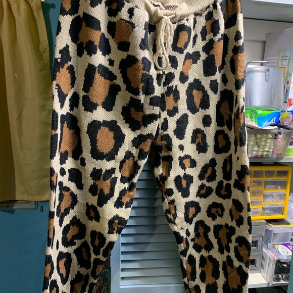 Leopard Print Sweater  and pants- Black and Brown - Picture 3 of 4